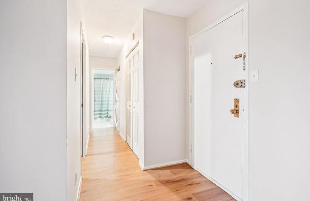 2300 PIMMIT Drive unit: 1012