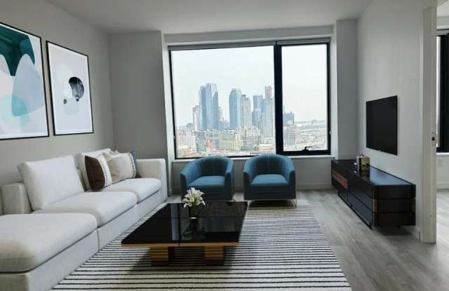 1141 Manhattan Avenue