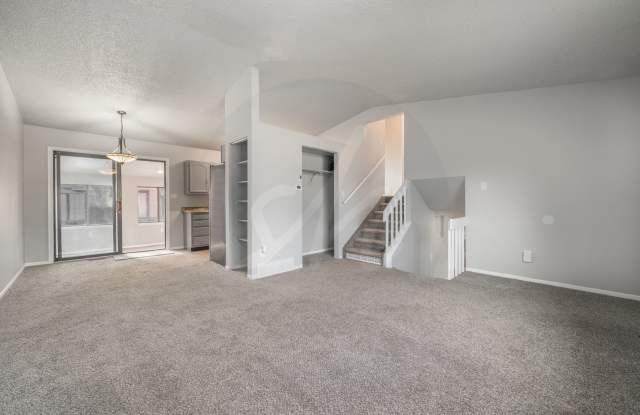 Great Home in Colorado Springs with 2 Car Garage