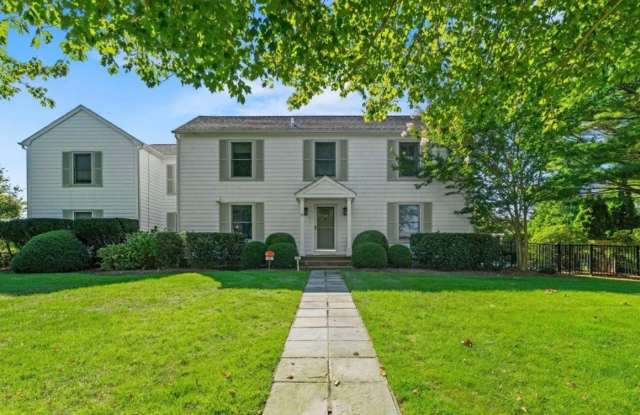 92 Pleasant Lane