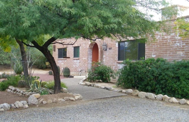 322 E. Calle Concordia - 322 East Calle Concordia, Oro Valley, AZ 85704