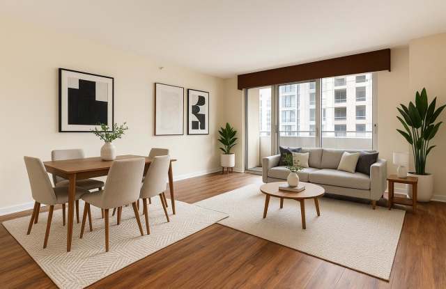 Photo of 545 N Dearborn Pkwy