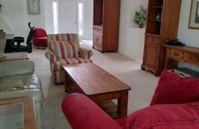 1899 Oak Berry Circle