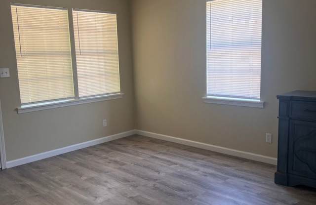 420 Short Street