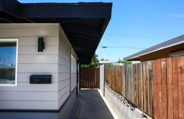 Photo of 1125 Tamerack Avenue