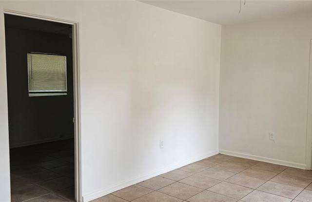 139 N KENTUCKY AVENUE