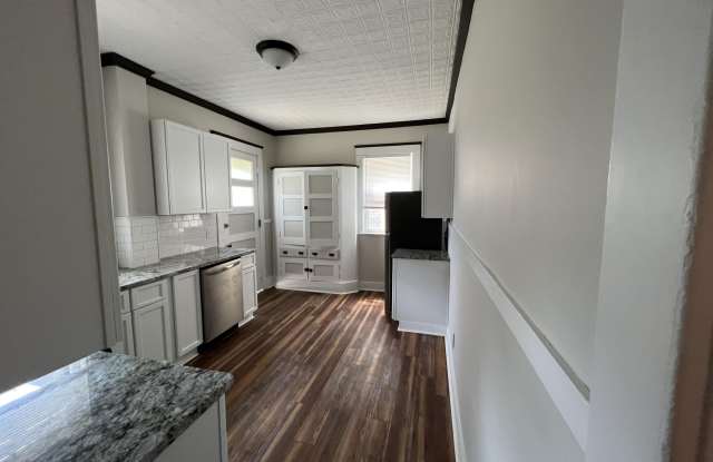 1084 Wendell Avenue unit: 1