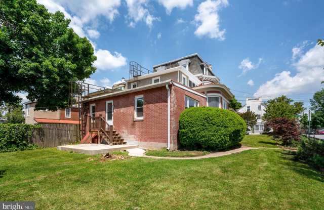 134 GAY Street unit: Rear