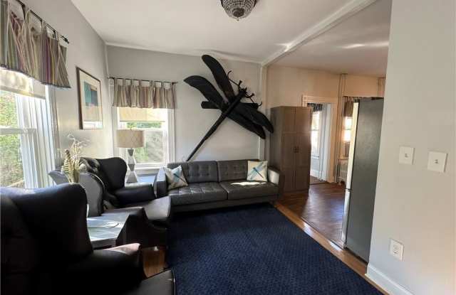 Photo of 35 Brewer Street unit: 1