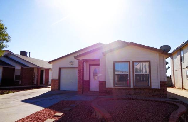 Adorable Single Level Eastside Home With Evaporative Air Located In Quiet Neighborhood