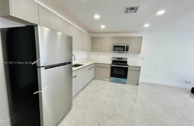 Photo of 5810 NW 27th Ct