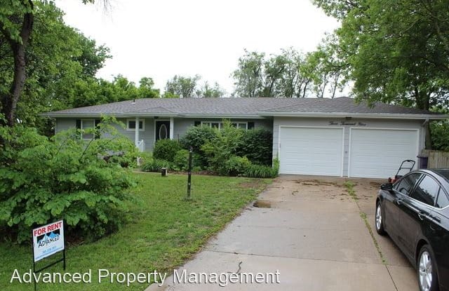 3009 Wayne Dr - 3009 Wayne Drive, Manhattan, KS 66502