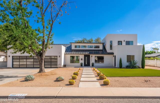 Photo of 4421 E EARLL Drive