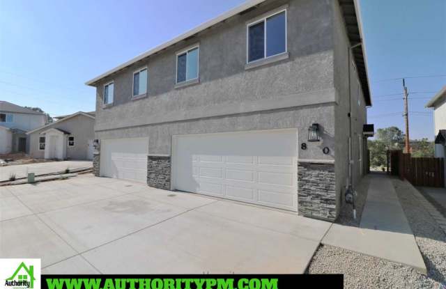 810 Mission De Oro - 2 Car Garage / Washer-Dryer / Landscaped Backyard