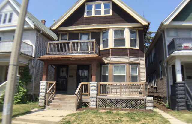 250 East Keefe Avenue - 1
