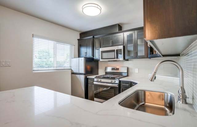 Apartments close to Downtown LA with Gym, BBQ Area, Laundry Facilities and More!