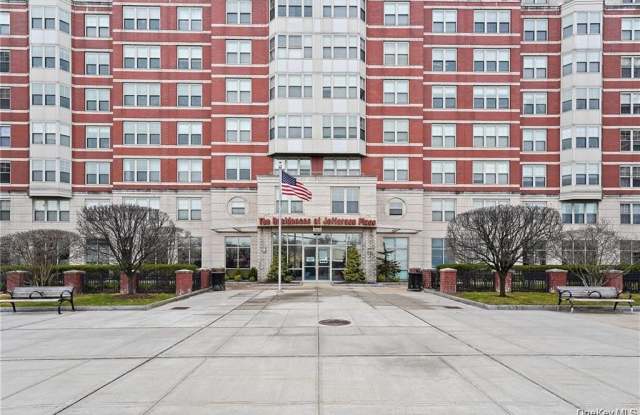 Photo of 300 Mamaroneck Avenue unit: 718