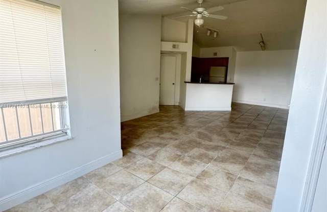 Photo of 3400 N Pinewalk Dr N