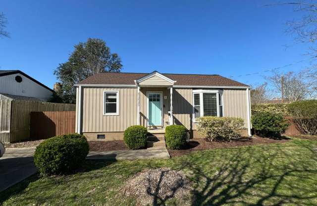 Welcome to this charming bungalow-style home!