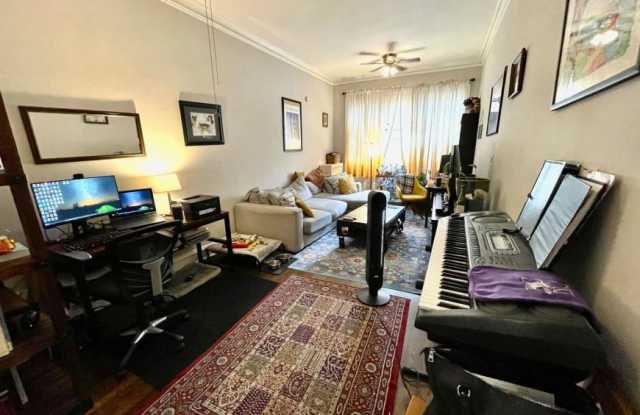 4623 North Lincoln Ave.