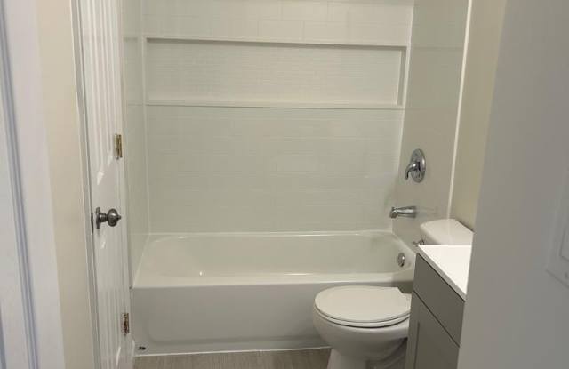 4008 SUMMER HOLLOW CT #154F