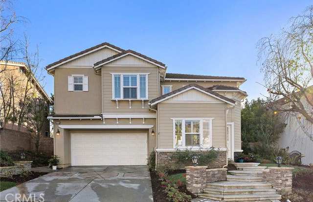 1010 Calle De Los Arboles