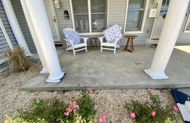 402 A Street unit: Downstairs