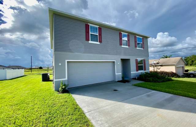 Beautiful Home for rent in Poinciana - 4 bed 2.5 bath plus large bonus room