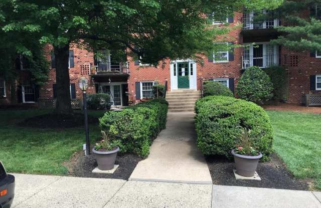 3975 LYNDHURST Drive unit: 101