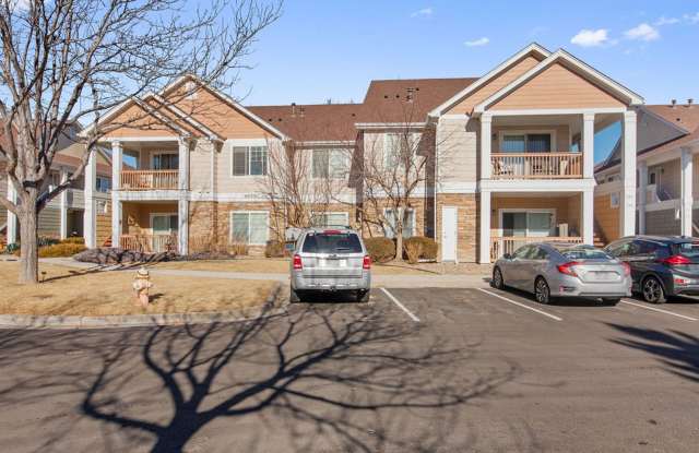 Bright and Spacious 2-Bedroom, 2-Bath Condo in South Loveland