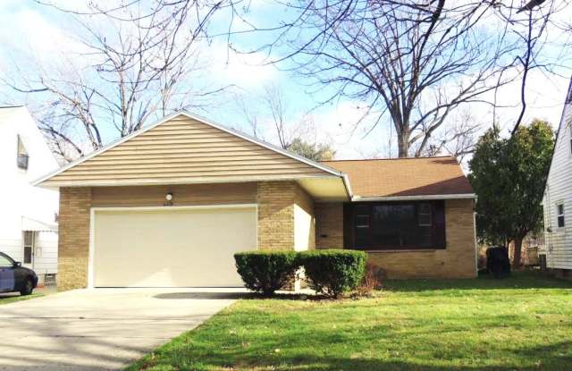 Newly Renovated 3 Bed  1.5 Bath Ranch available for rent! - 947 Chelston Road, South Euclid, OH 44121