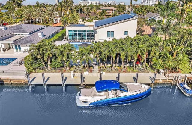 307 Holiday Dr