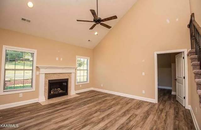 Knoxville 37931 - 4 bedroom 3.5 bath - call Howard Grower 865-705-0969