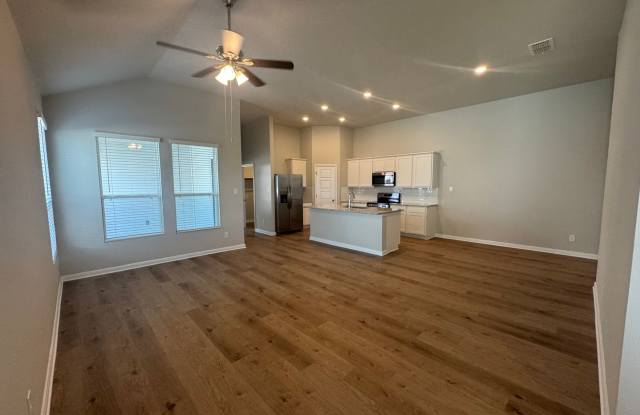 Stunning 3x2 Luxury Duplex in Buda, TX!