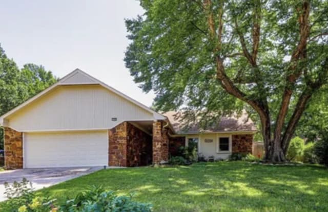 1505 W Oakridge Ct - 1505 West Oak Ridge Court, Broken Arrow, OK 74012