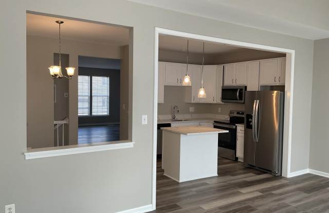 41885 PRECIOUS SQUARE