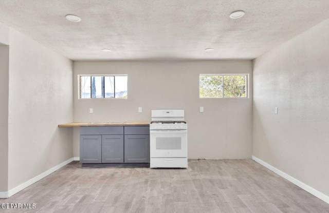 8827 MOUNT ELBERT Drive unit: 3