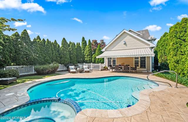 Photo of 118 Beacon Boulevard