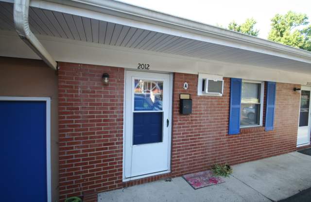 Photo of Spacious 1 Bedroom Apartment Near Duke West and Hospital