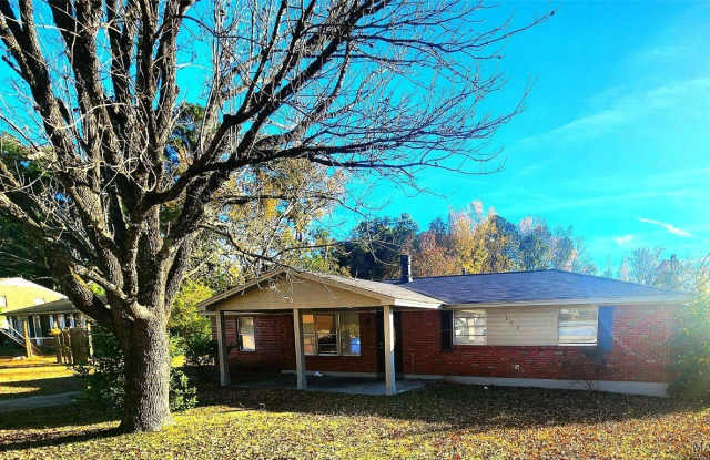 Photo of 102 White Oak Drive