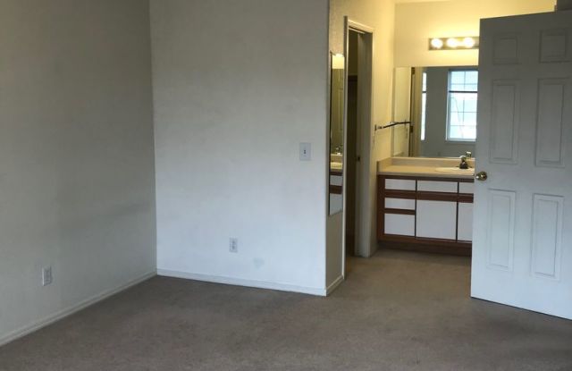 Photo of 2 Bedroom 2 Bath Centrally Located Condo