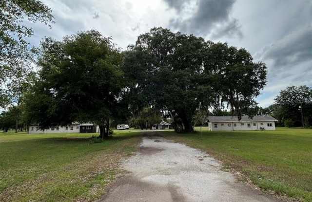 8010 SE US HIGHWAY 301