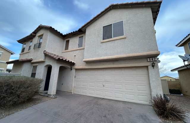 4 bedroom in Silverado Ranch