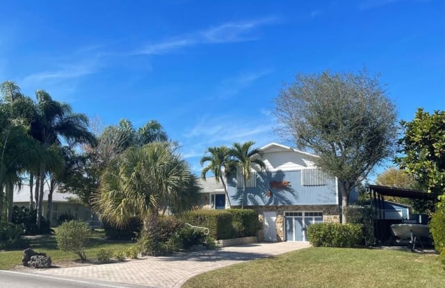 5229 SE Horseshoe Point Road - 5229 Southeast Horseshoe Point Road, Port Salerno, FL 34997