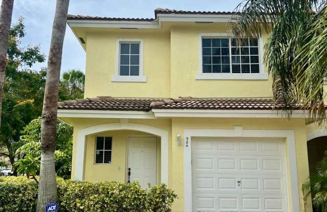 984 Imperial Lake Road