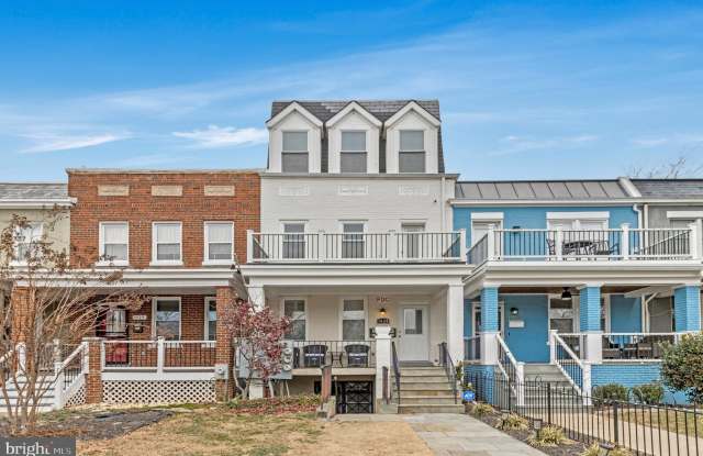 1620 MASSACHUSETTS Avenue SE unit: 4