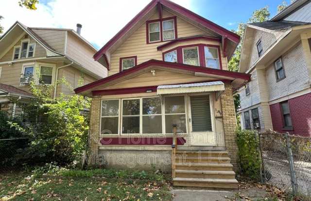 3249 E 28th Street