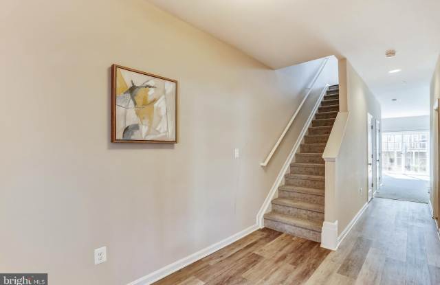 915 DORCHESTER COVE Road