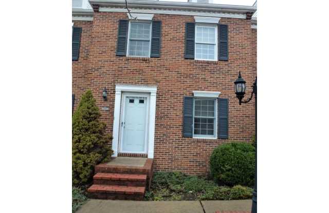 Photo of 2 Story Condo 2 bdrm/1.5 bath Kingsport, TN