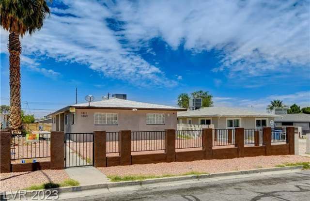 Remodeled 3 bedroom  2 bath! - 1811 Linden Avenue, Las Vegas, NV 89101